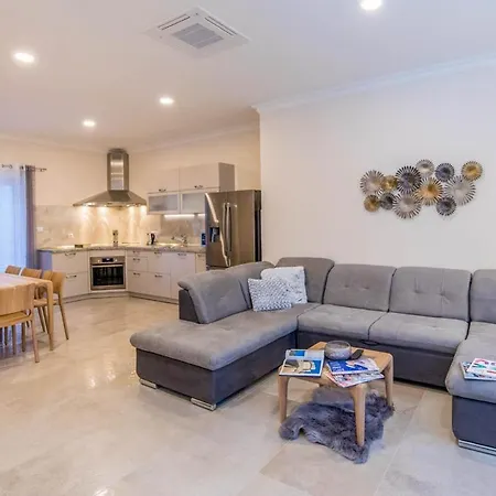 Villa Lapad Sleeps 6 With Pool Air Con And Wifi Dubrovnik