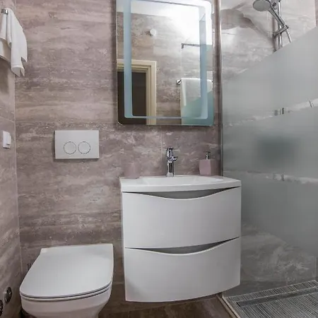 Lapad Sleeps 6 With Pool Air Con And Wifi * Dubrovník
