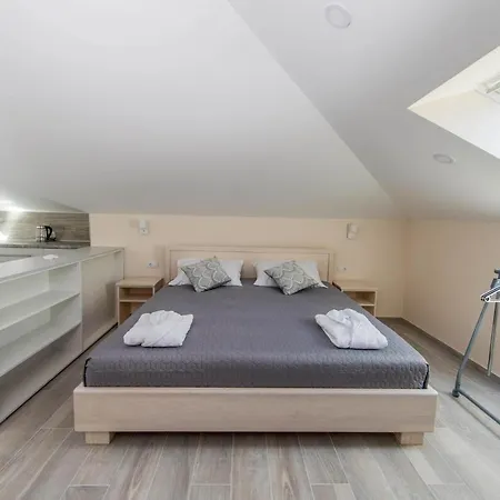 Villa Lapad Sleeps 6 With Pool Air Con And Wifi *