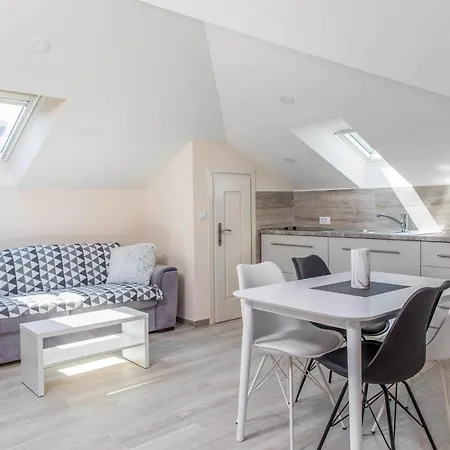 Lapad Sleeps 6 With Pool Air Con And Wifi Dubrovník