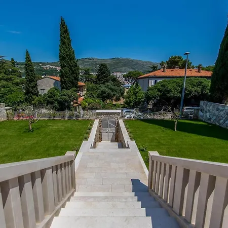 Vila Lapad Sleeps 6 With Pool Air Con And Wifi Dubrovník