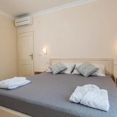 Lapad Sleeps 6 With Pool Air Con And Wifi * Dubrovnik
