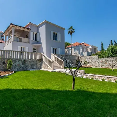 Vila Lapad Sleeps 6 With Pool Air Con And Wifi *
